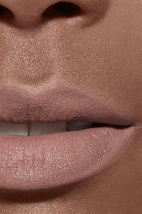 chanel lip crayon hazelnut